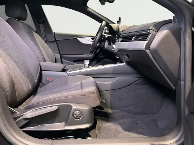 Audi A5 view 9