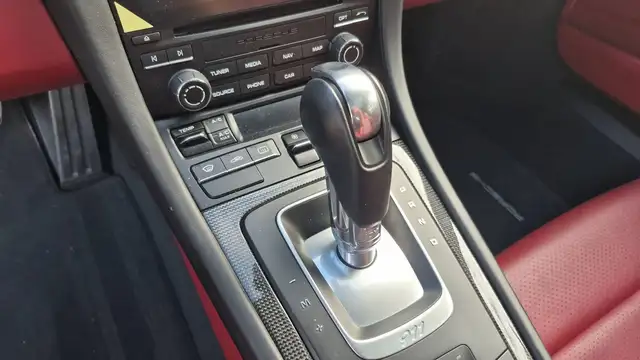 Porsche 911 view 13