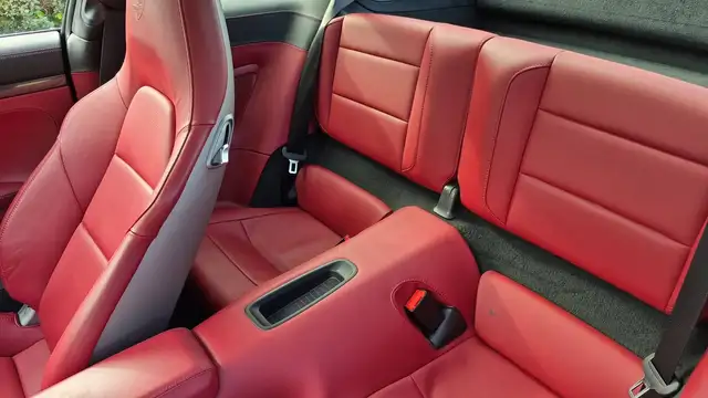 Porsche 911 view 9
