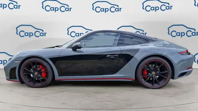 Porsche 911 view 2
