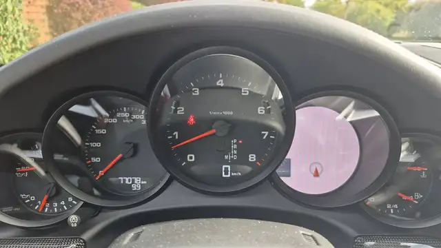 Porsche 911 view 12