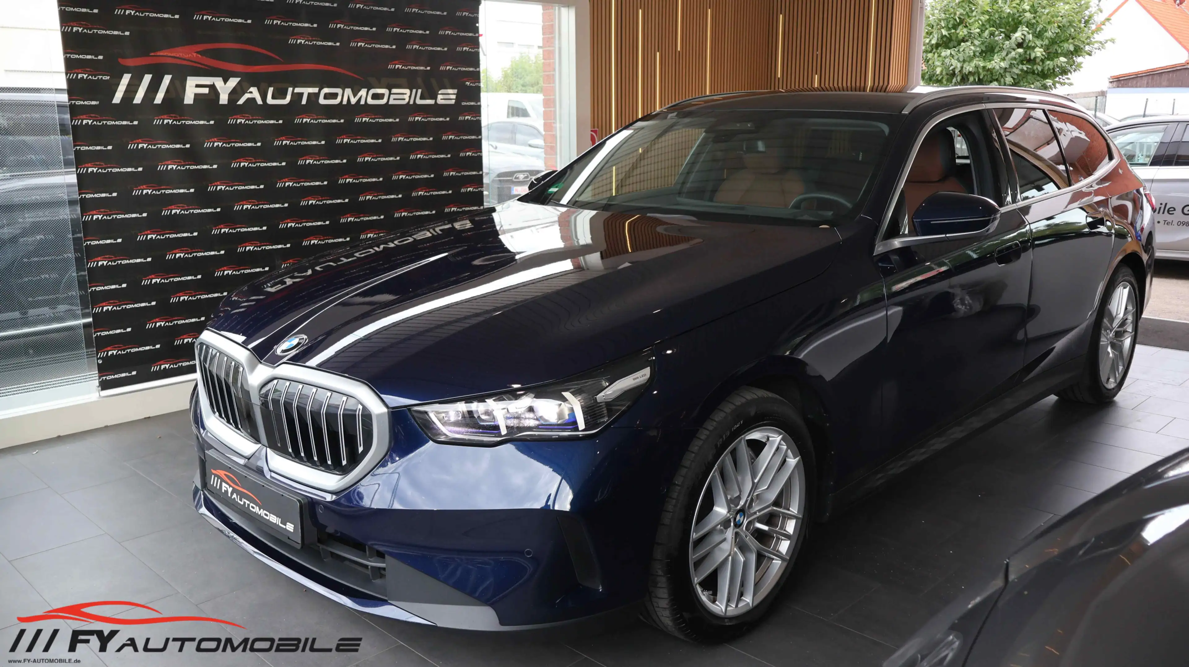 BMW 540 540 d xDrive Touring* Pano* AHK* 8xBereift*