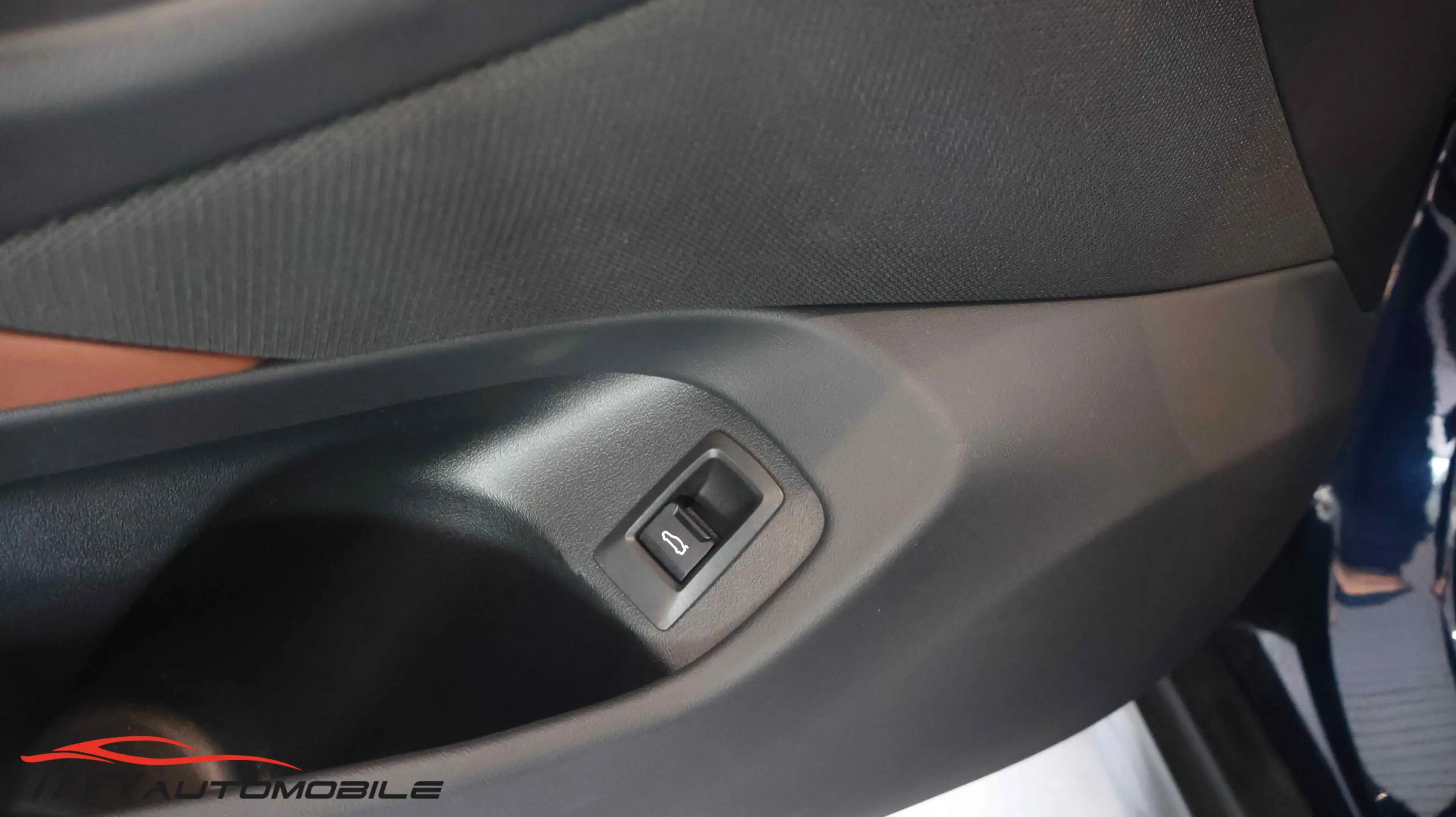 BMW 540 540 d xDrive Touring* Pano* AHK* 8xBereift* — photo 14