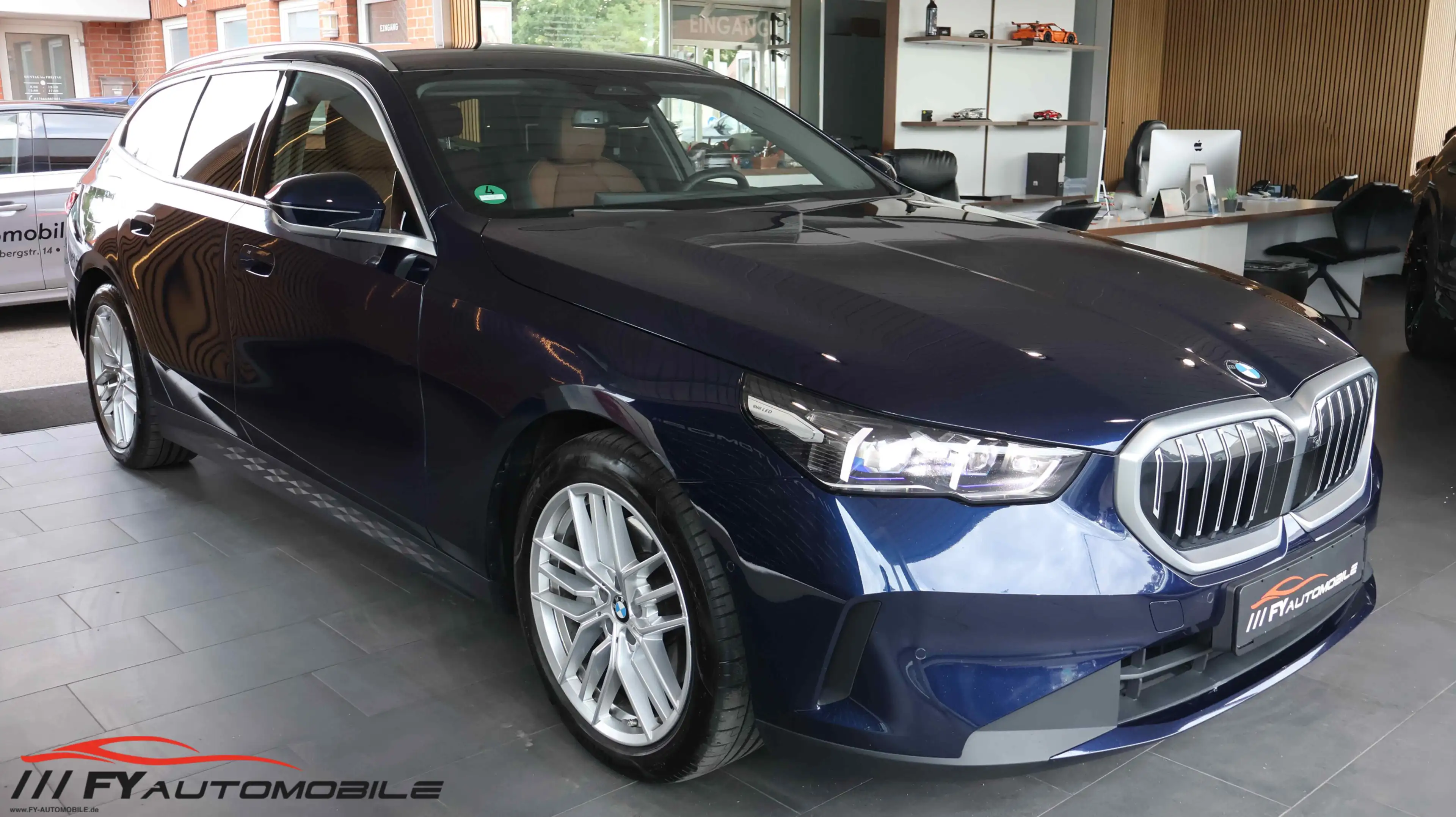 BMW 540 540 d xDrive Touring* Pano* AHK* 8xBereift* — photo 9