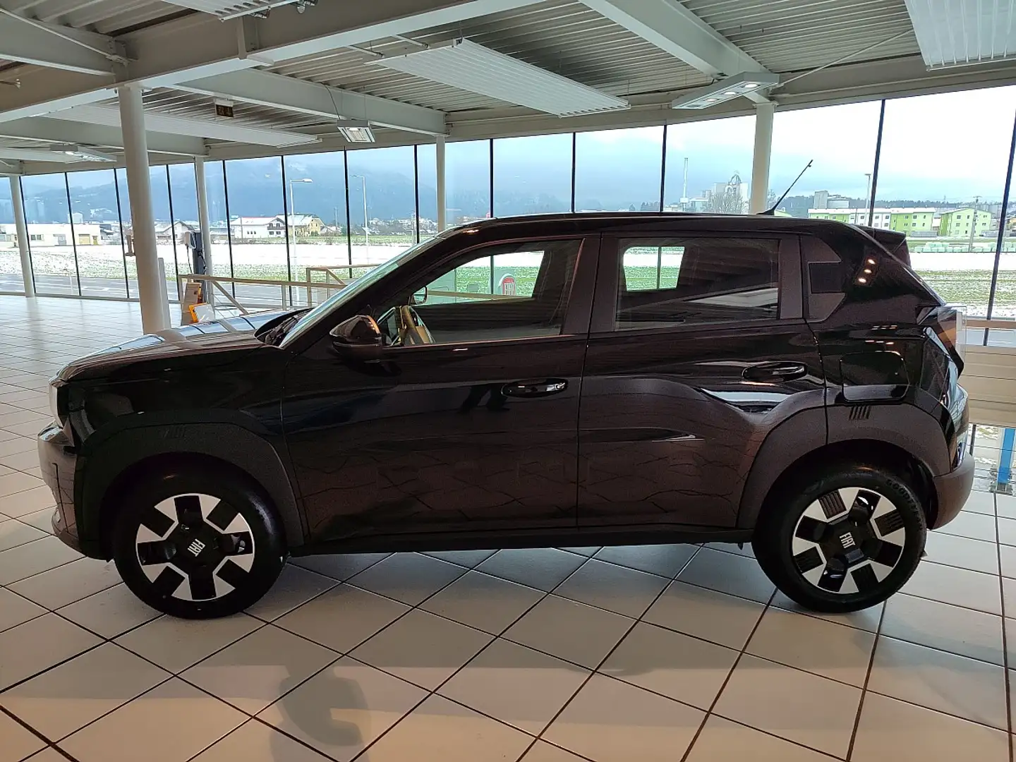 Fiat Grande Panda Hybrid mHEV 110 6-Gang eDCT Icon Schwarz - 2