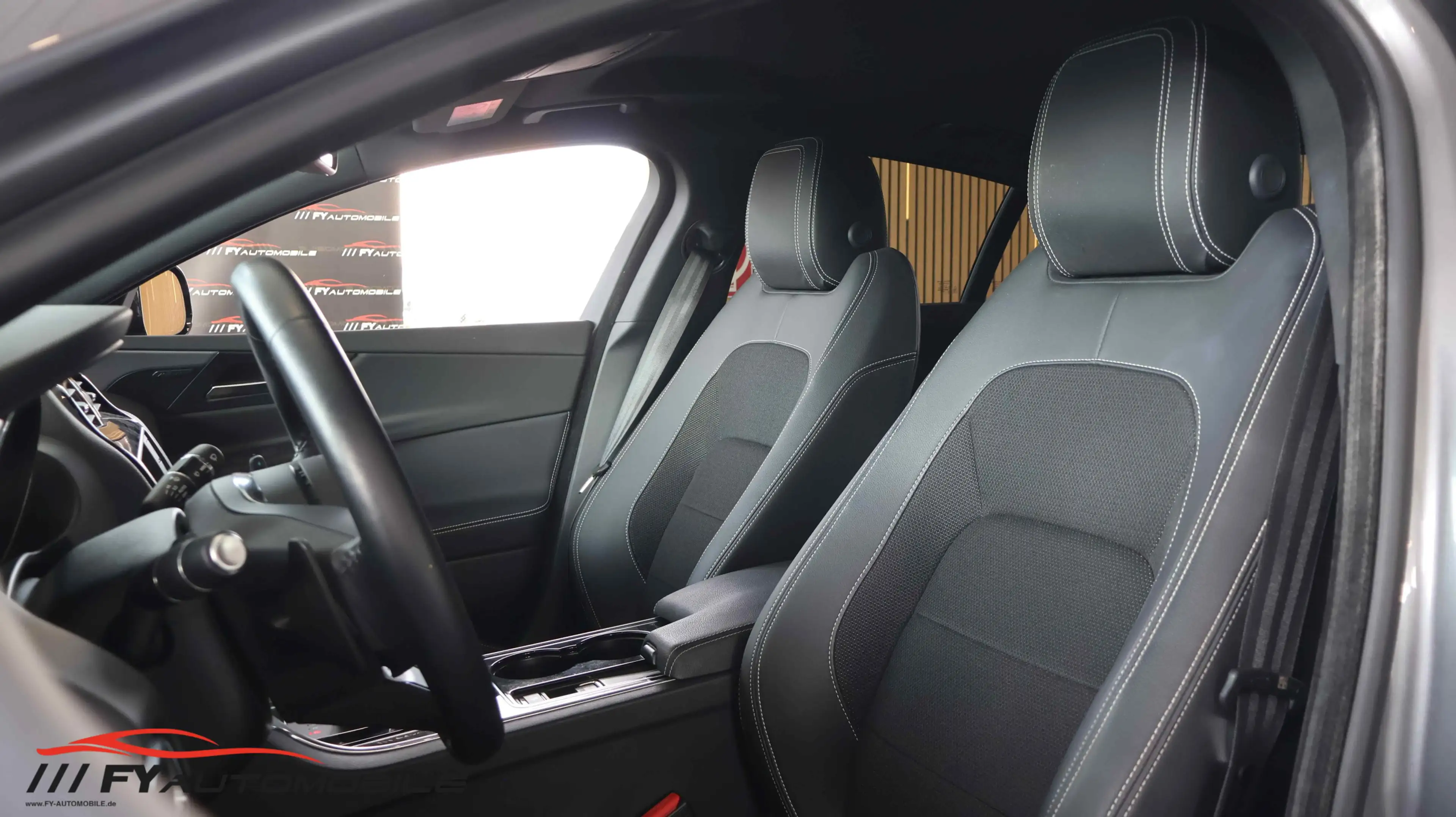 Jaguar XE R SPORT Navi* Garantie* 1.Hand* Top gepfl.* — photo 11