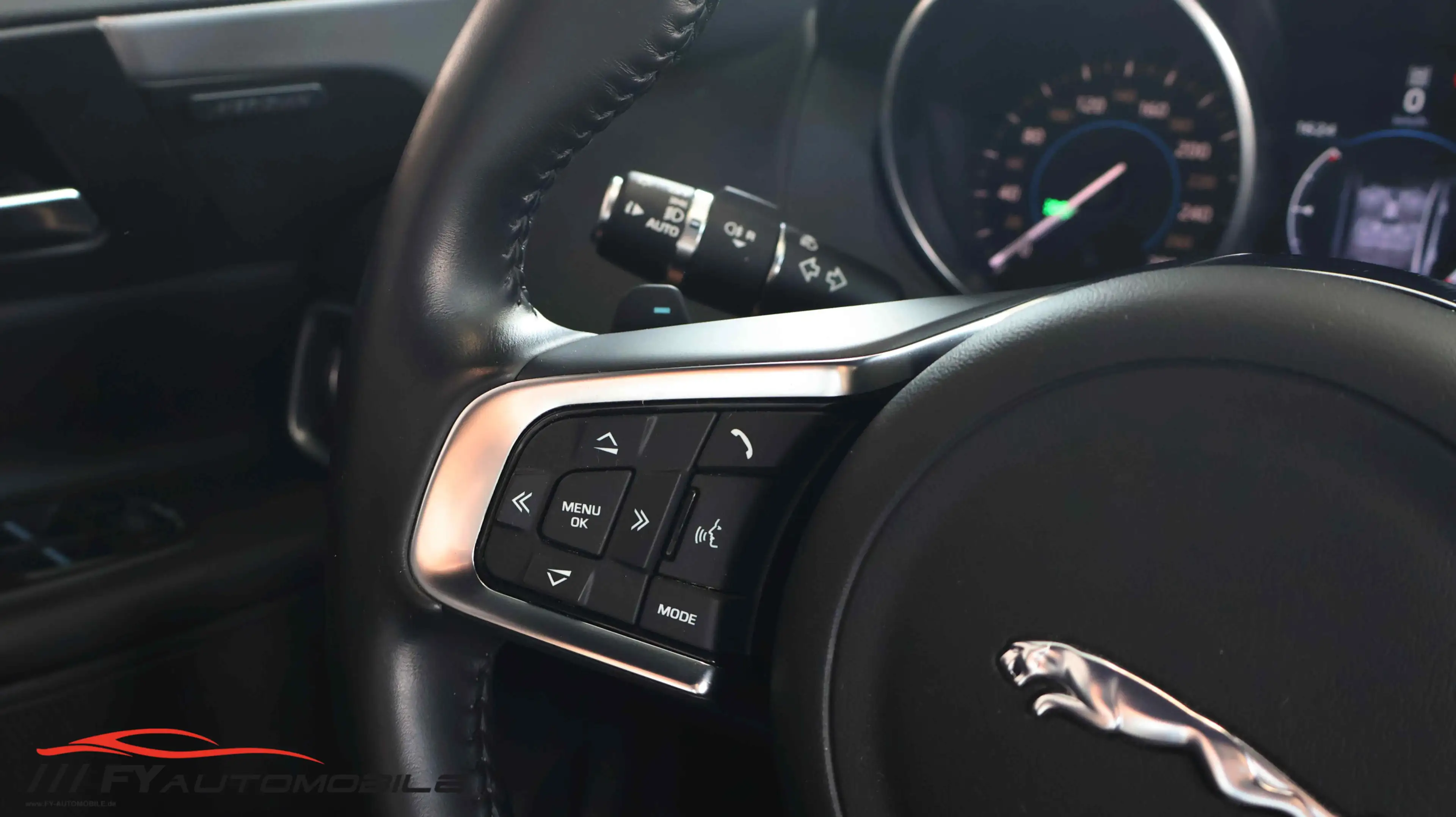 Jaguar XE R SPORT Navi* Garantie* 1.Hand* Top gepfl.* — photo 14