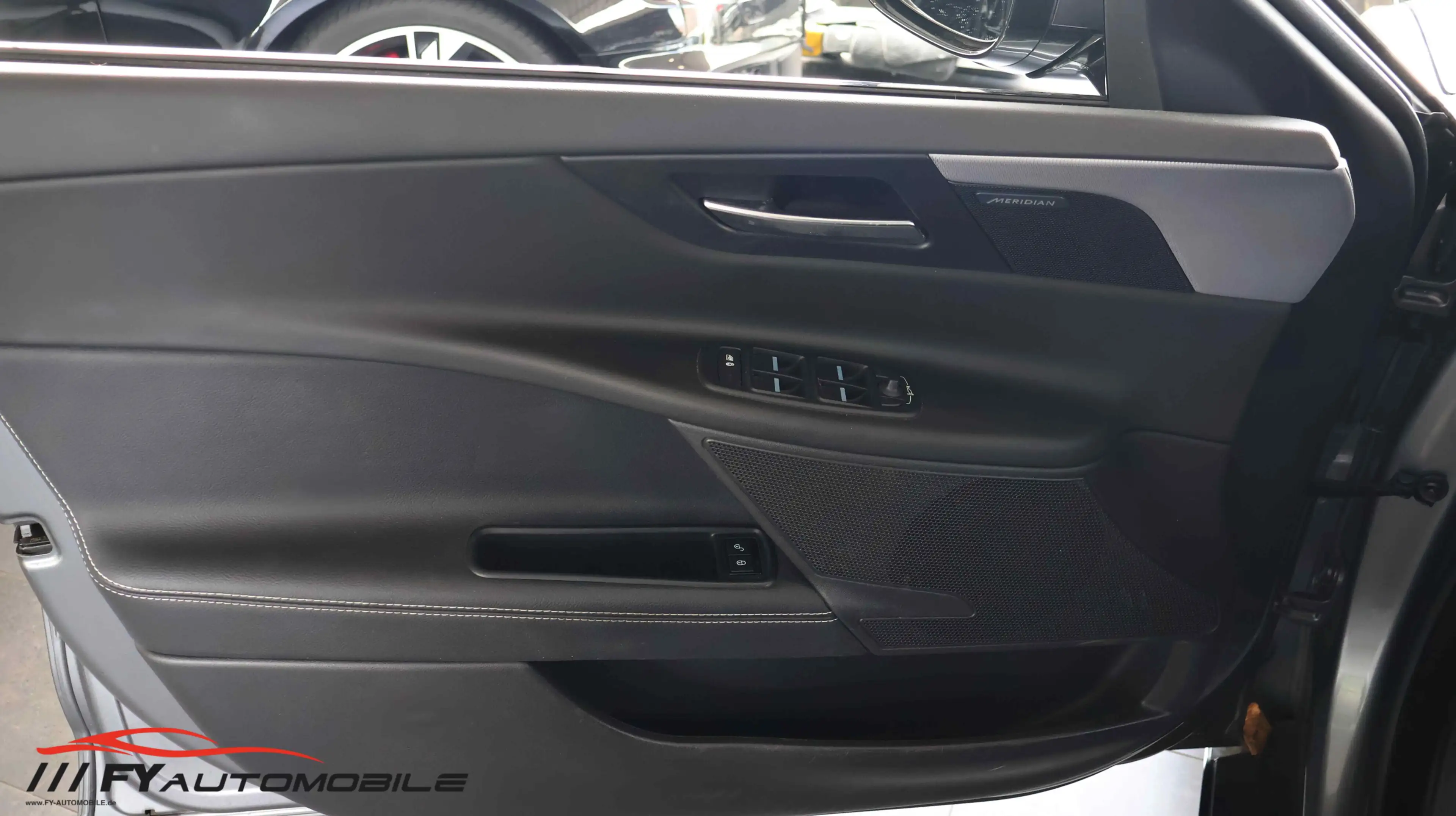 Jaguar XE R SPORT Navi* Garantie* 1.Hand* Top gepfl.* — photo 9