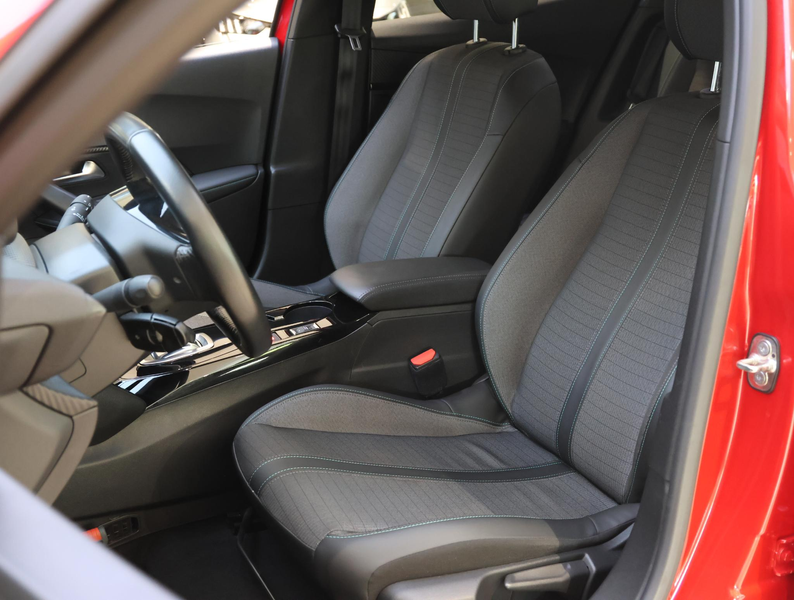 Peugeot e-2008 SUV EV Allure Pack 50 kWh | SOH 91,4% | Navigatie — photo 13