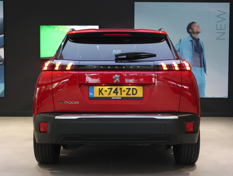 Peugeot e-2008 SUV EV Allure Pack 50 kWh | SOH 91,4% | Navigatie — photo 9