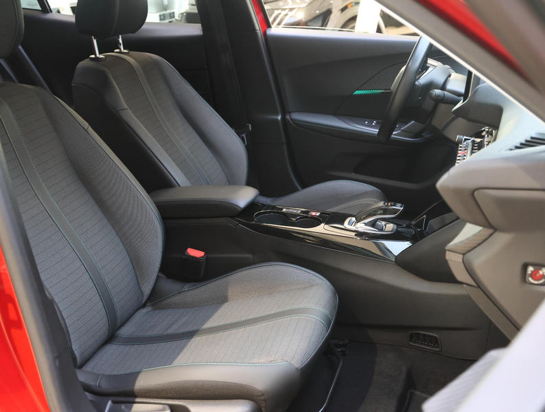 Peugeot e-2008 SUV EV Allure Pack 50 kWh | SOH 91,4% | Navigatie — photo 11
