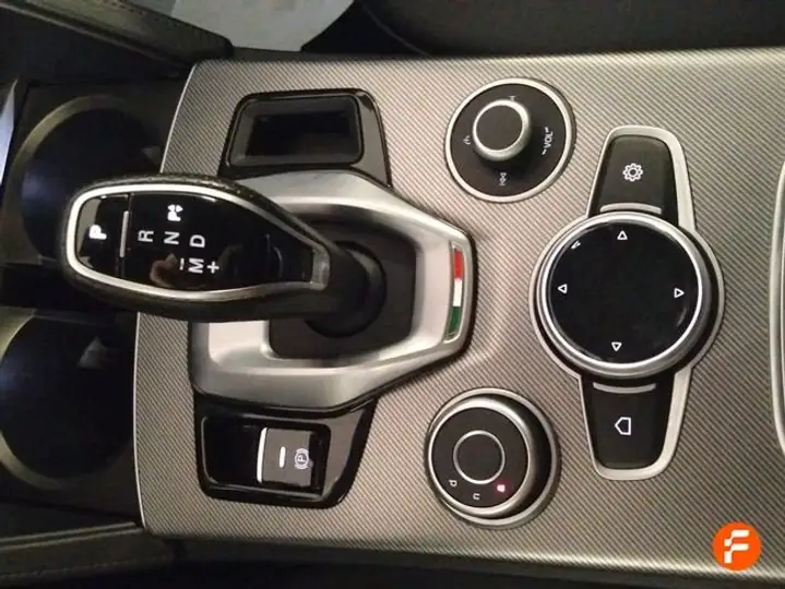 Alfa Romeo Stelvio 2.0 Gasolina Sprint Q4 2022, foto 28
