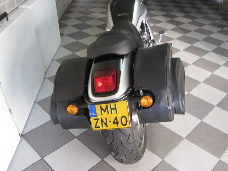 Harley-Davidson Chopper vrsca v-rod - foto 6