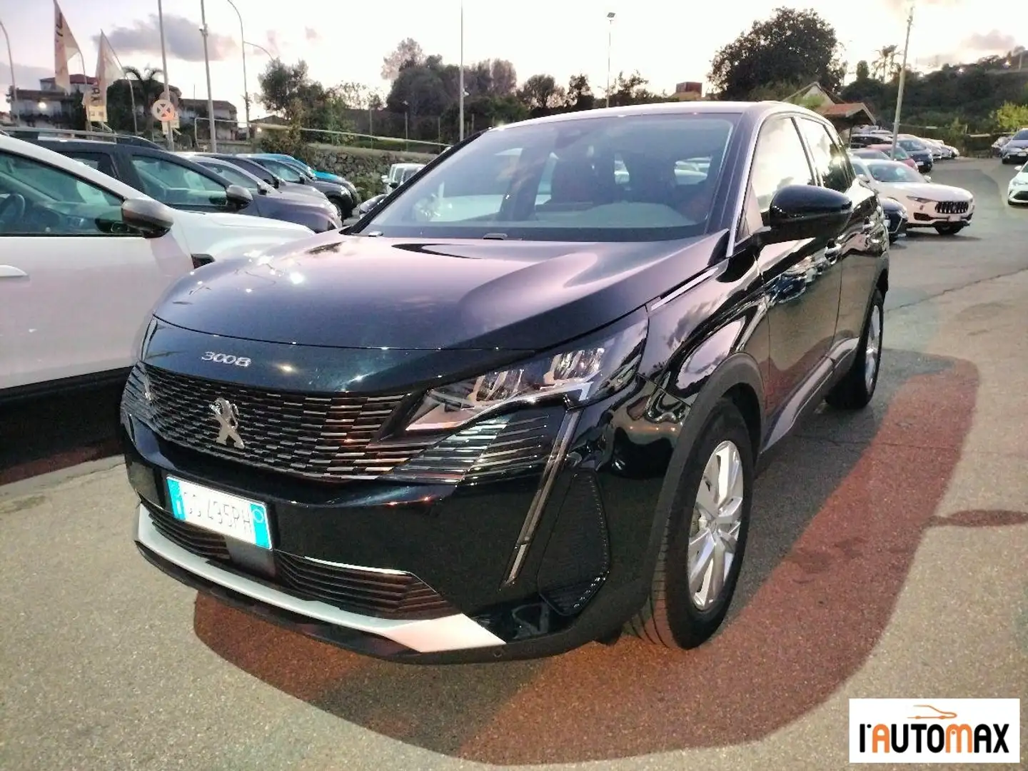 Peugeot 3008 1.2 puretech t. Active Business s&s 130cv eat8 Schwarz - 1