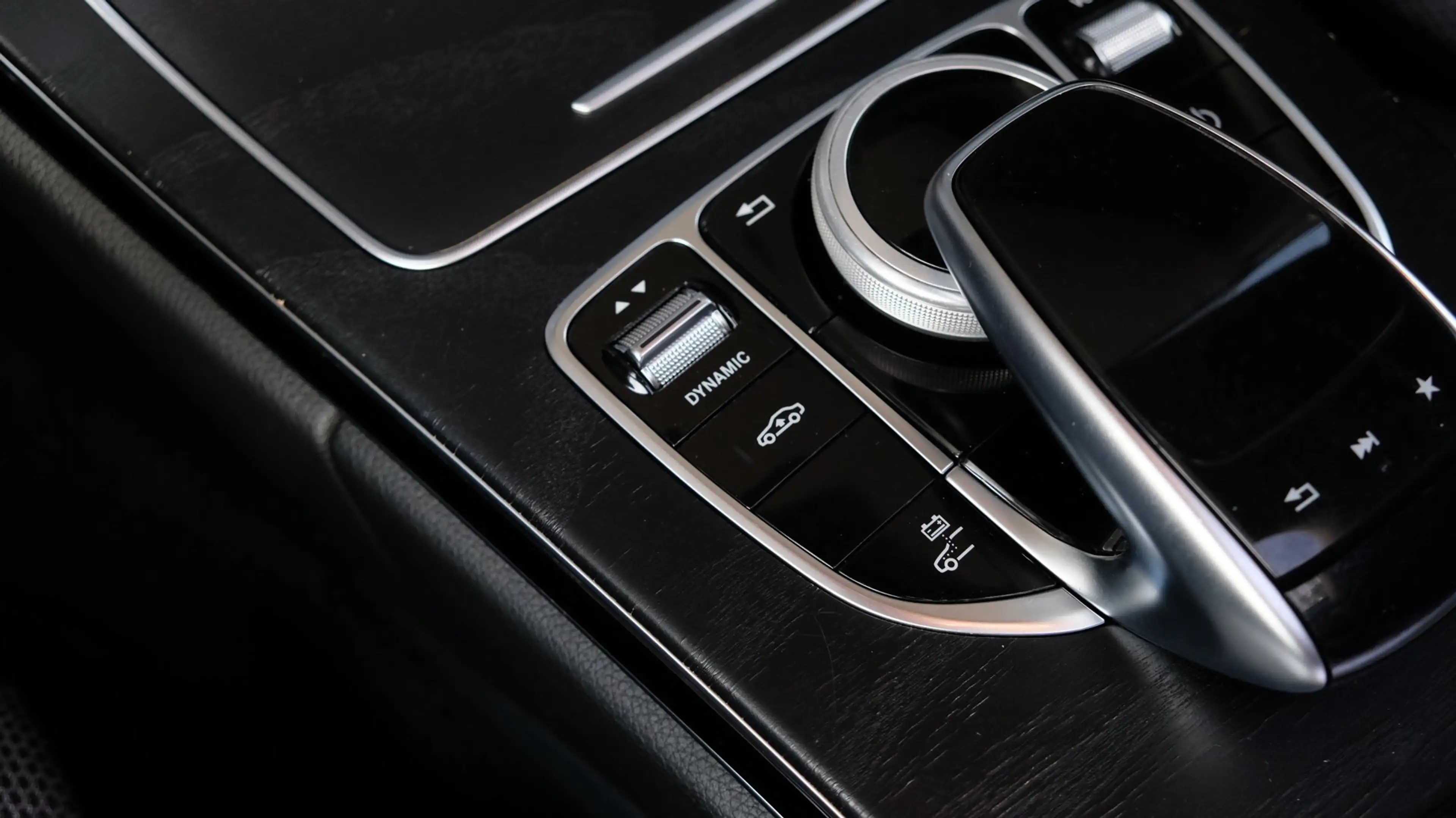Mercedes-Benz C 350 Estate e Business Solution AMG | Panorama — photo 13