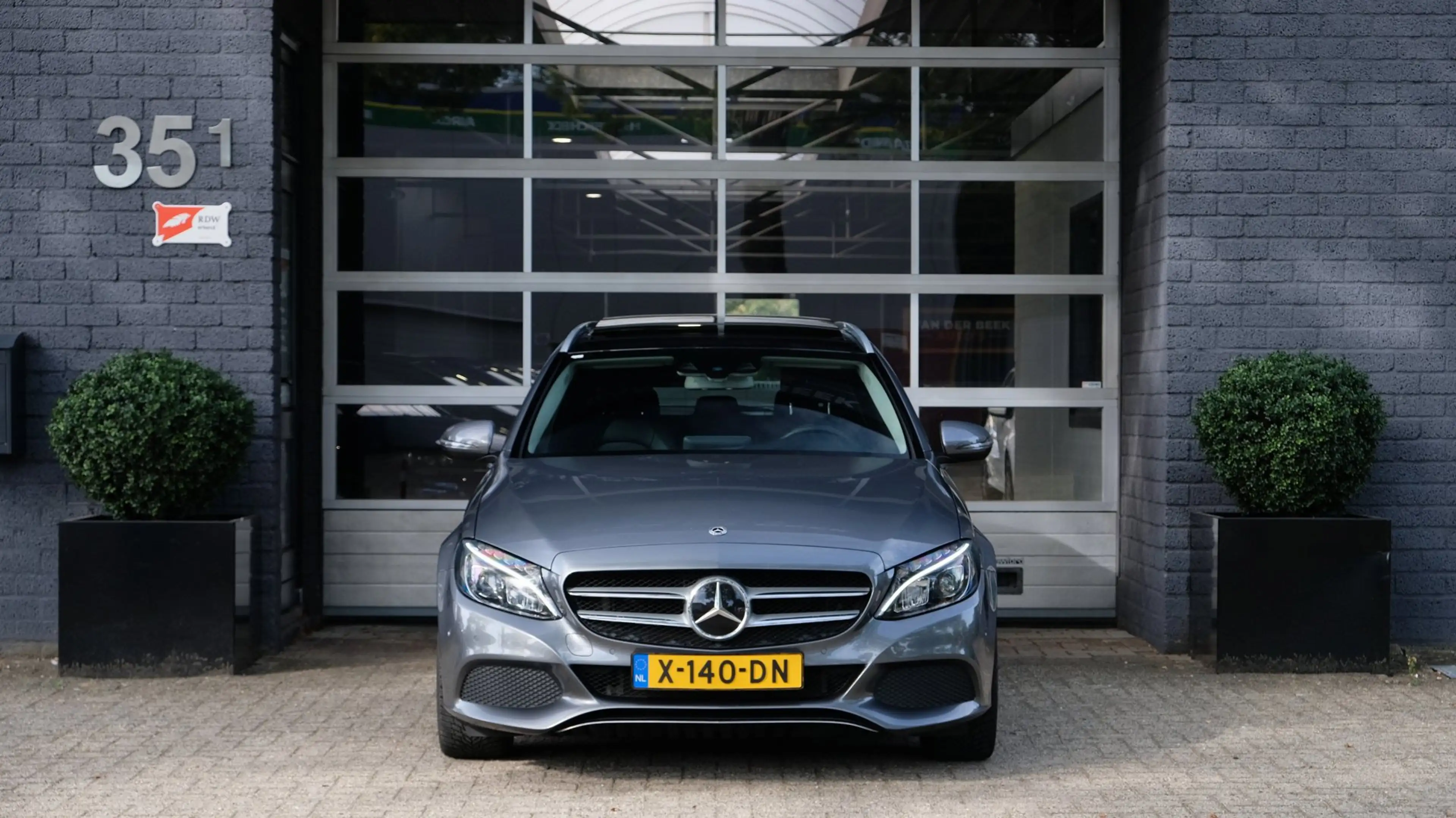Mercedes-Benz C 350 Estate e Business Solution AMG | Panorama — photo 2