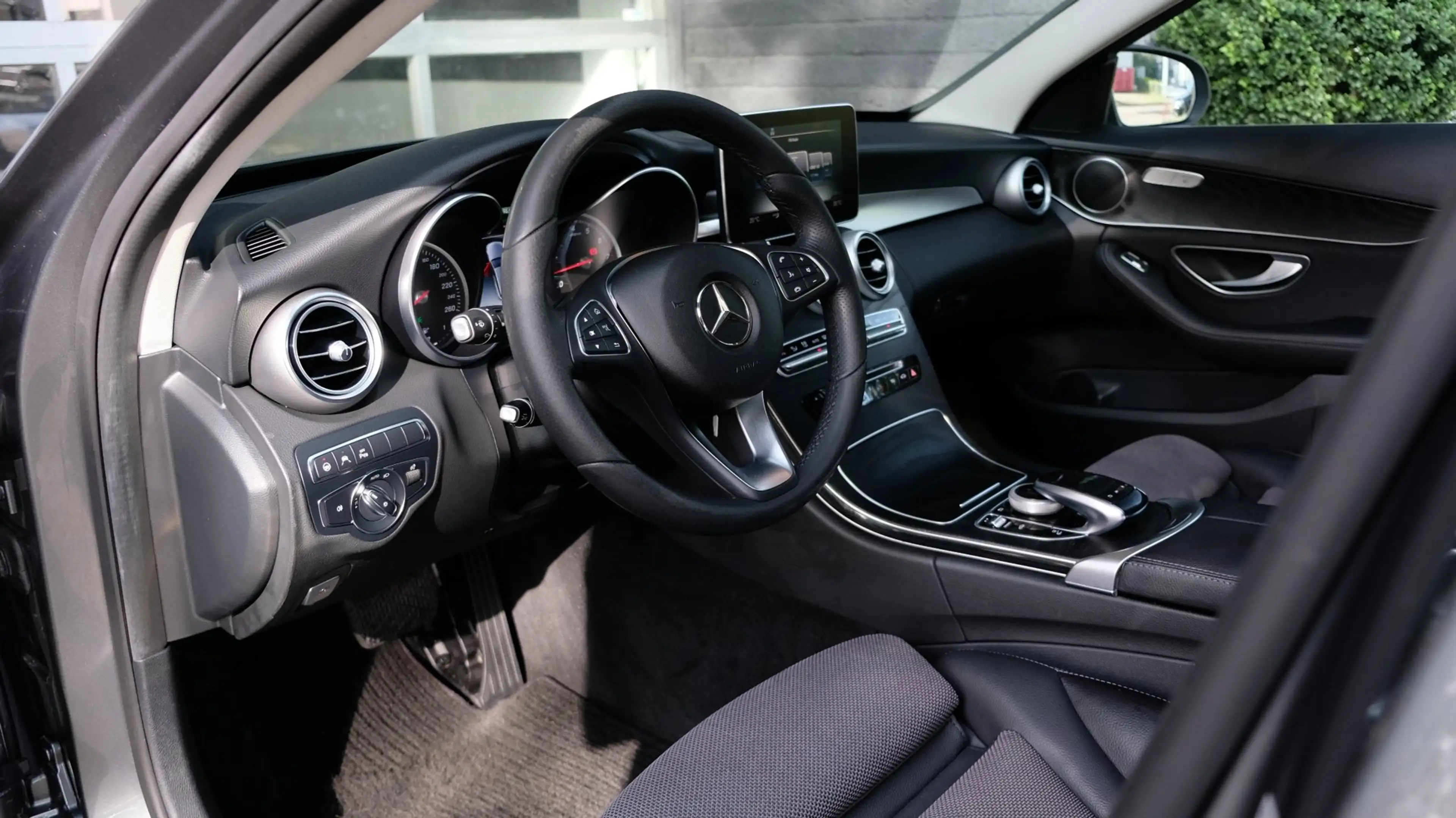 Mercedes-Benz C 350 Estate e Business Solution AMG | Panorama — photo 6