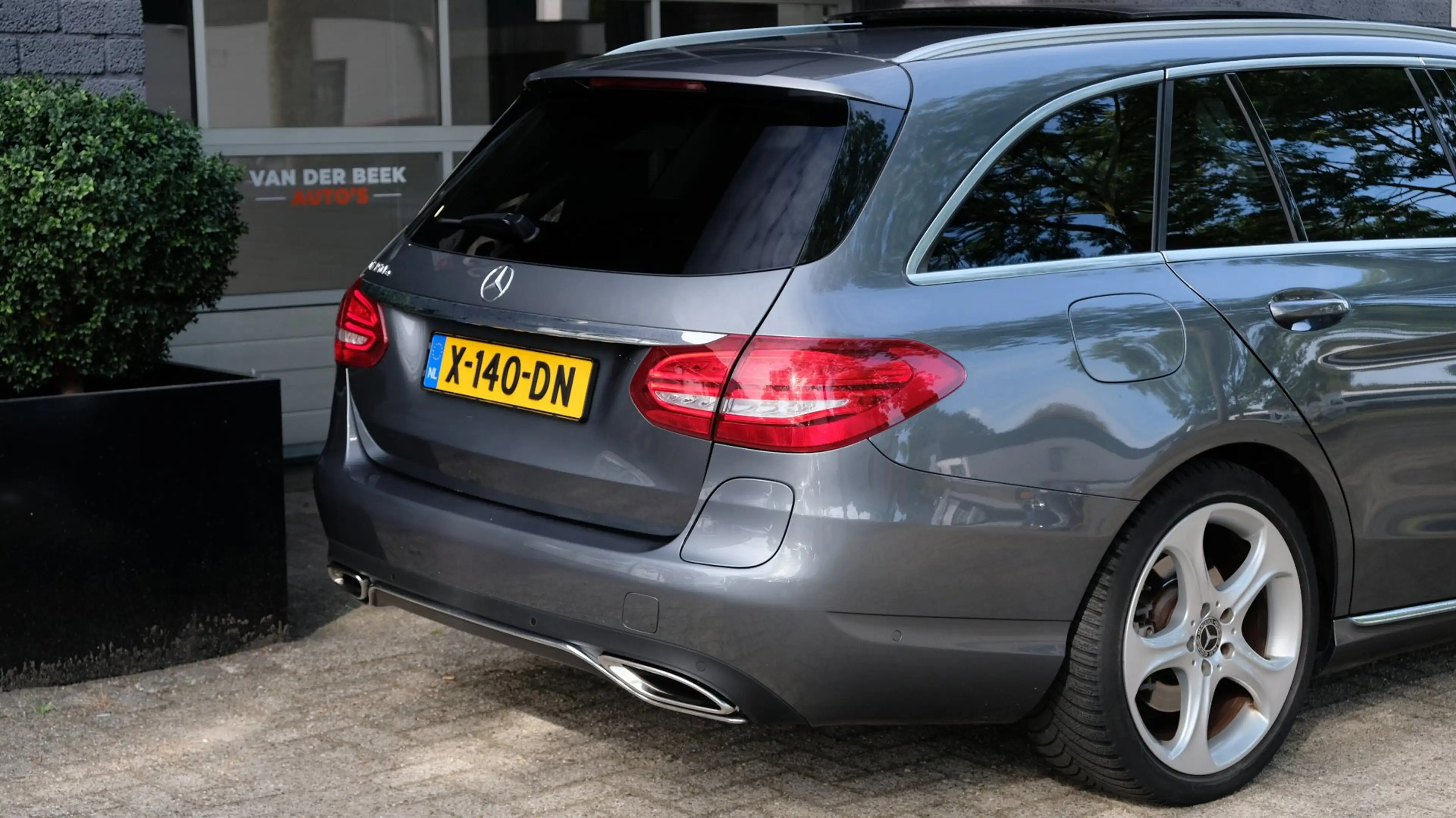 Mercedes-Benz C 350 Estate e Business Solution AMG | Panorama — photo 32