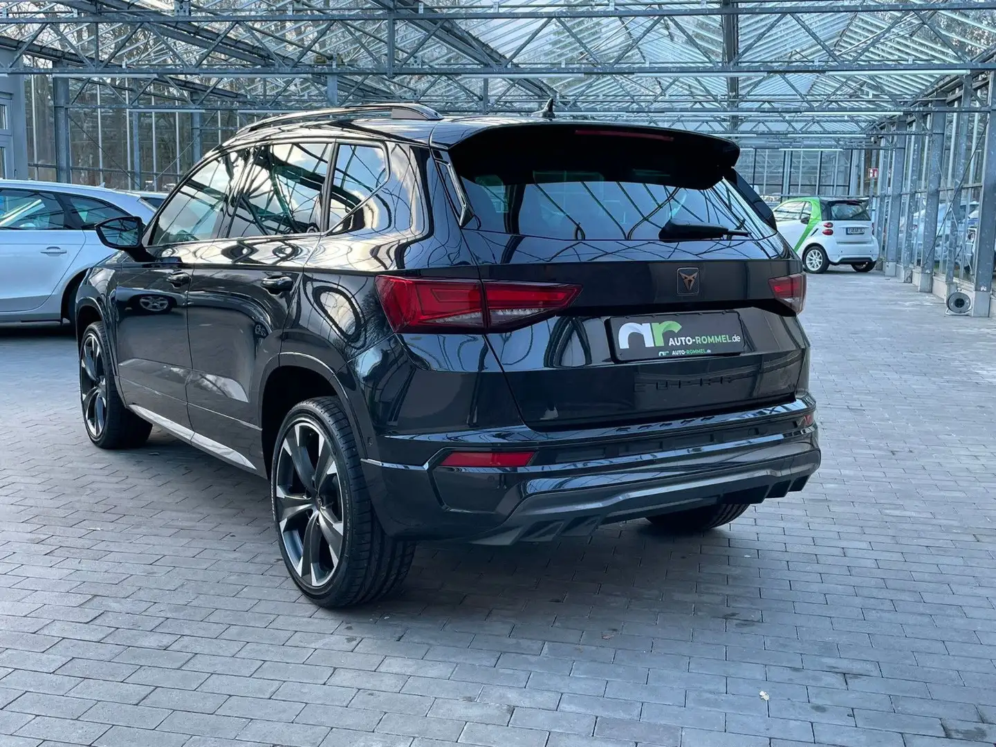 CUPRA Ateca 1.5 TSI DSG LED Nav Assist Virtual SH 19" Чорний - 2