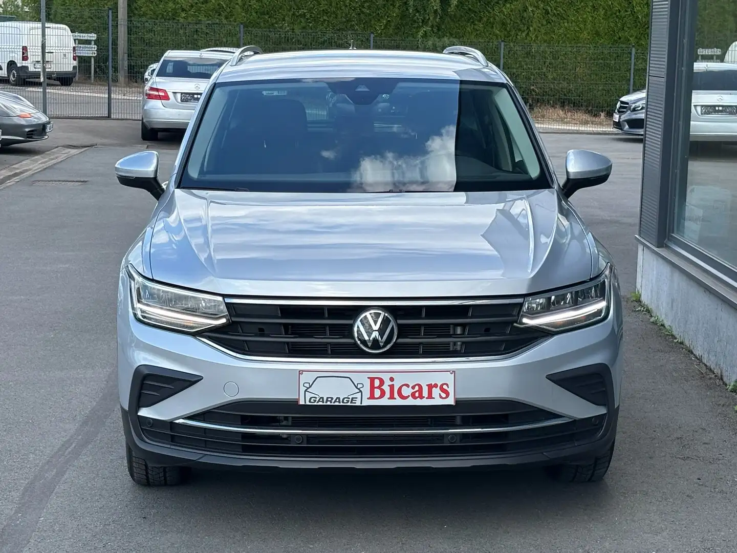 Volkswagen Tiguan 2.0 TDI SCR Active 31.000km ! GARANTIE+LED/Ecran T Gris - 2
