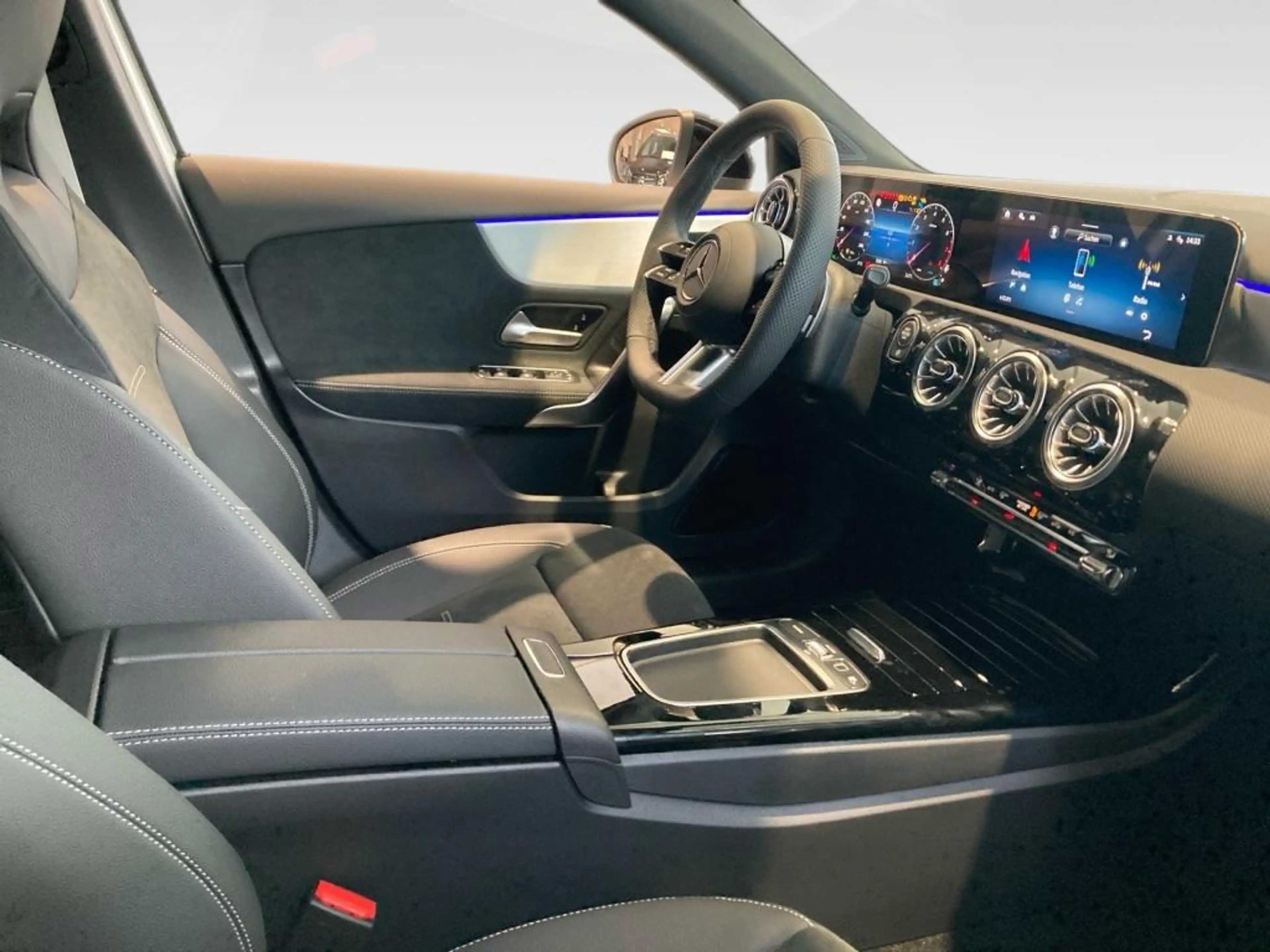 Mercedes-Benz A 180 AMG-Line+Night+MULTIBEAM+MBUX+Navi-Pr.+Kam — photo 10