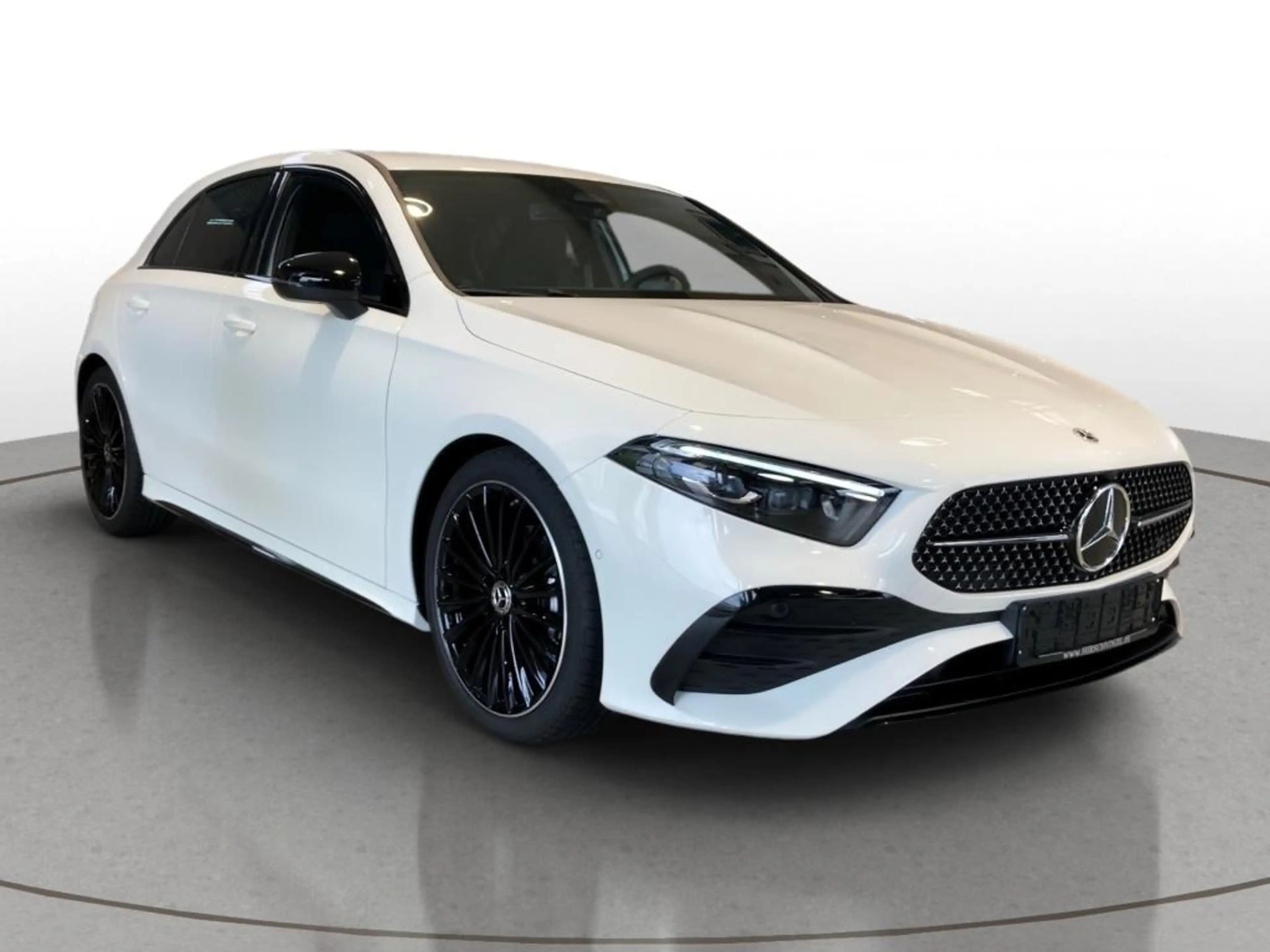 Mercedes-Benz A 180 AMG-Line+Night+MULTIBEAM+MBUX+Navi-Pr.+Kam — photo 4