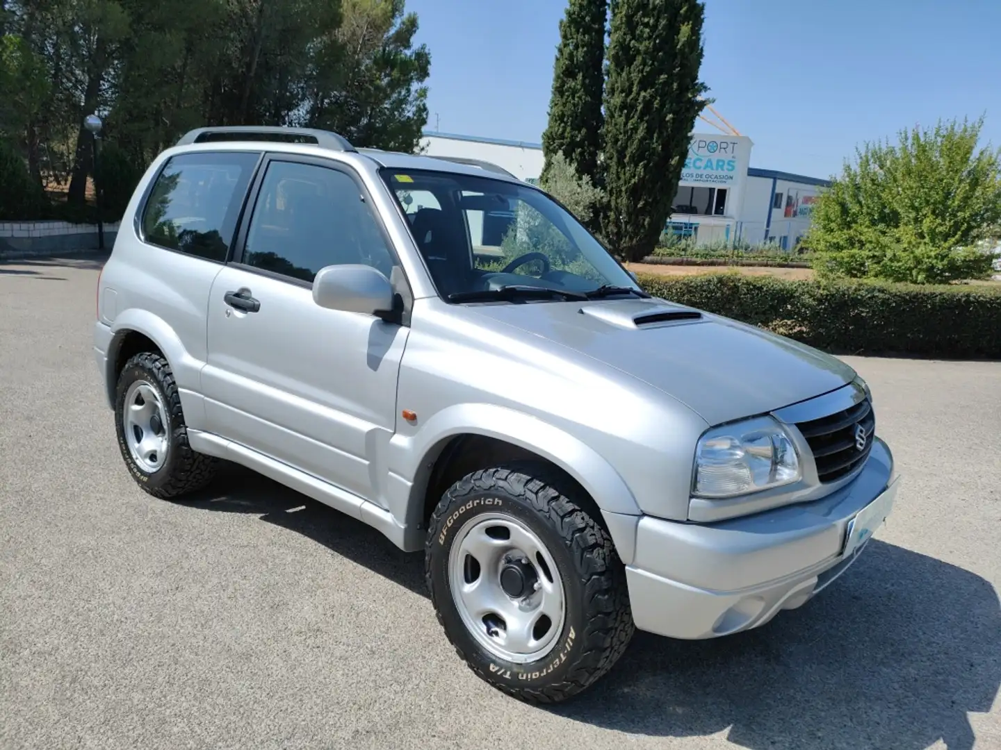Suzuki Grand Vitara Gran 2.0 HDI Base Gris - 2