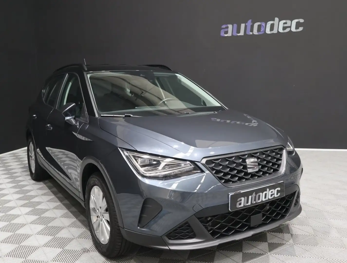 SEAT Arona 1.0 TSI 81kW (110CV) Style XM Gris - 2
