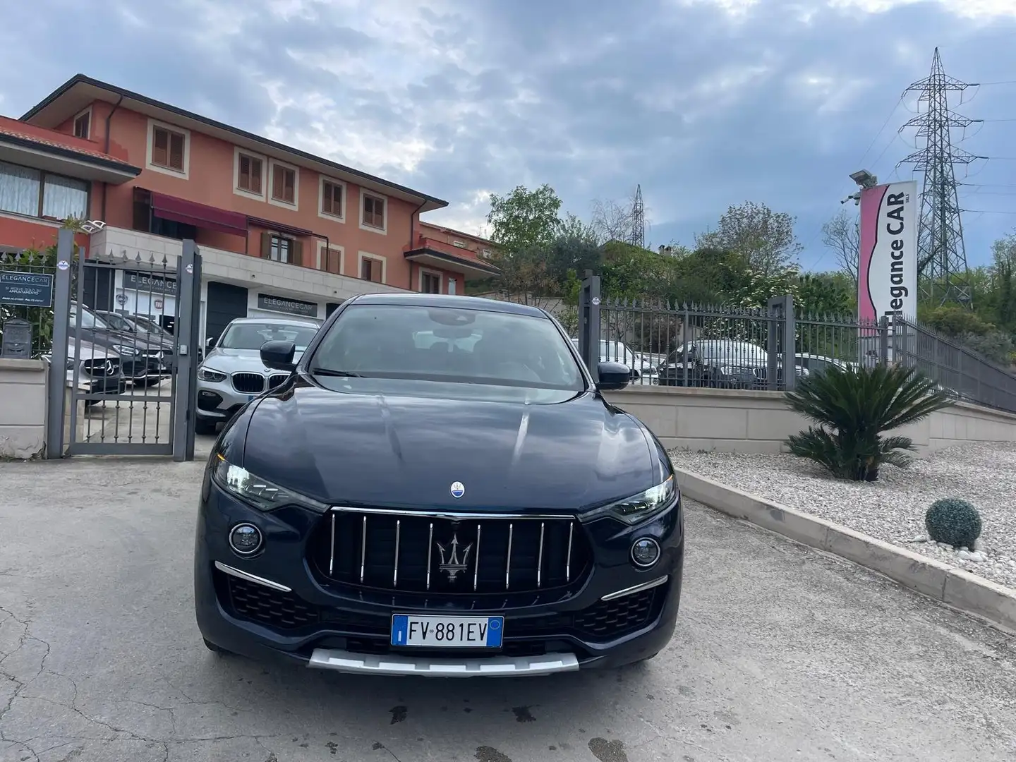 Maserati Levante Levante 3.0 V6 Granlusso 275cv auto my19 Blu/Azzurro - 2