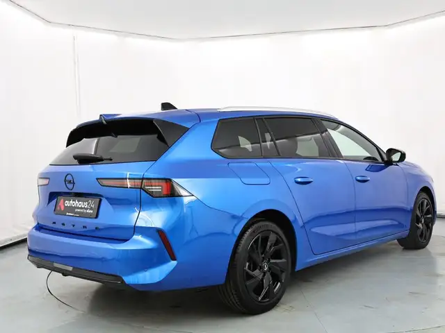 Opel Astra view 5