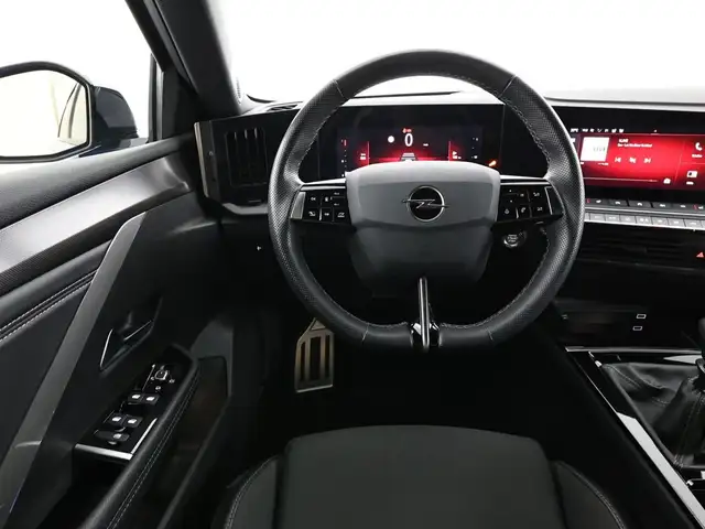 Opel Astra view 10