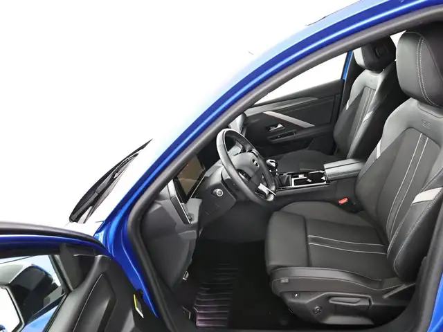 Opel Astra view 8