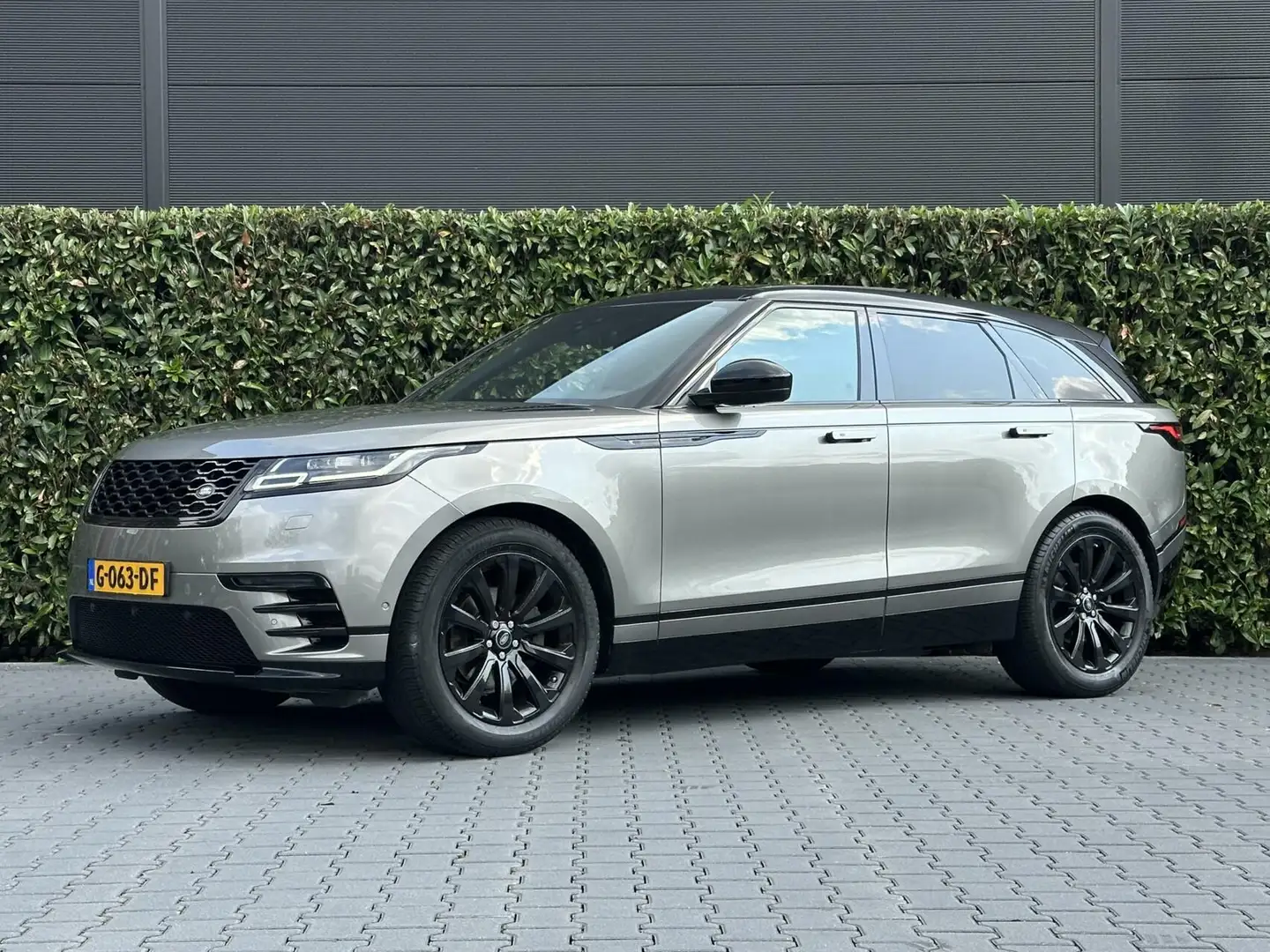 Land Rover Range Rover Velar 2.0 I4 AWD R-DYNAMIC HSE, NL AUTO, NAP, BTW AUTO, Grigio - 1