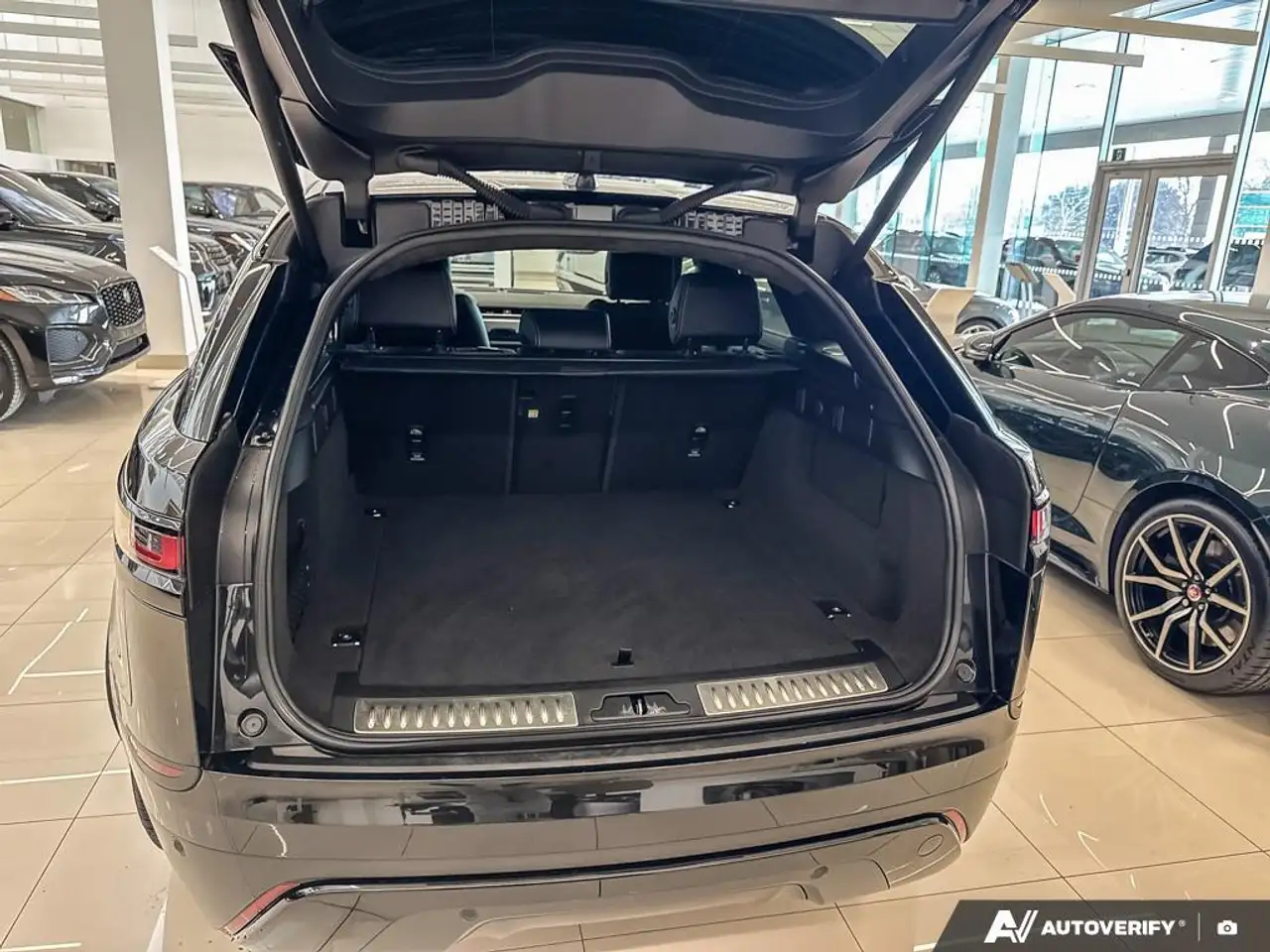 Land Rover Range Rover Velar снимка Land Rover Range Rover Velar