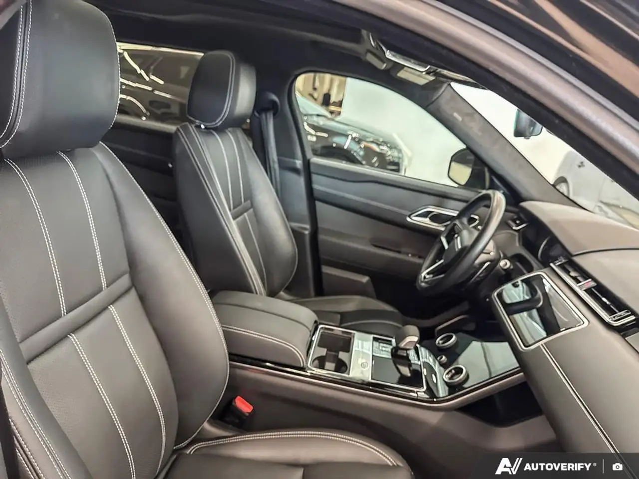Land Rover Range Rover Velar снимка Land Rover Range Rover Velar