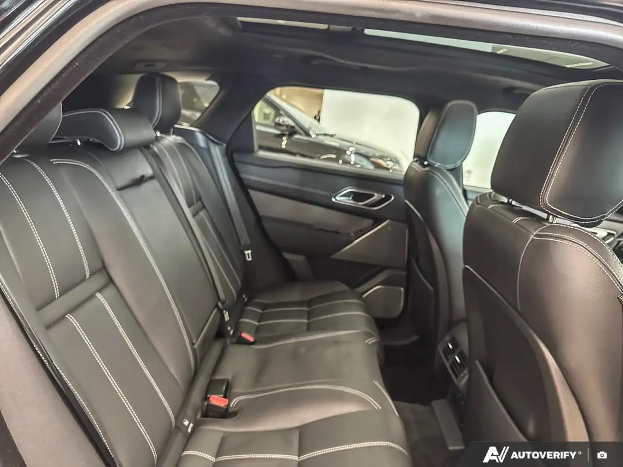 Land Rover Range Rover Velar снимка Land Rover Range Rover Velar
