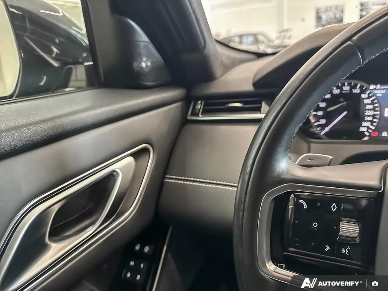 Land Rover Range Rover Velar снимка Land Rover Range Rover Velar