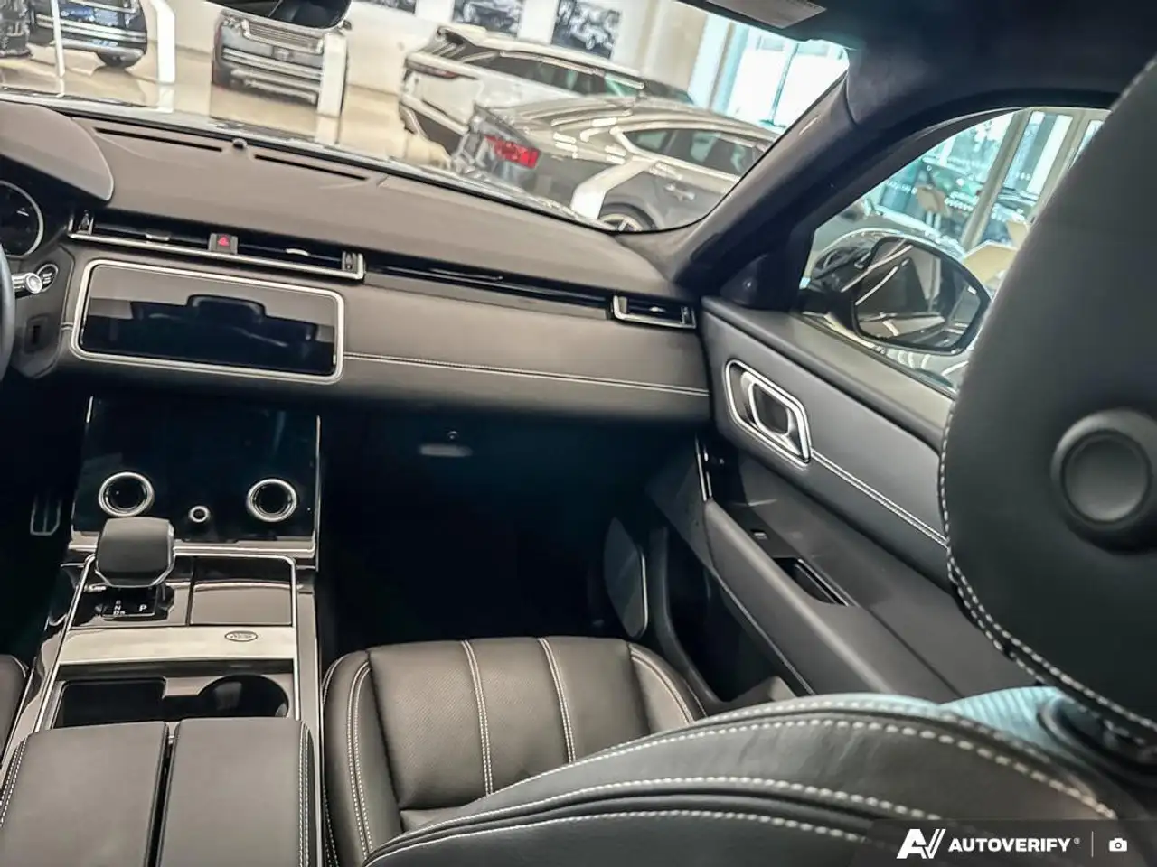 Land Rover Range Rover Velar снимка Land Rover Range Rover Velar