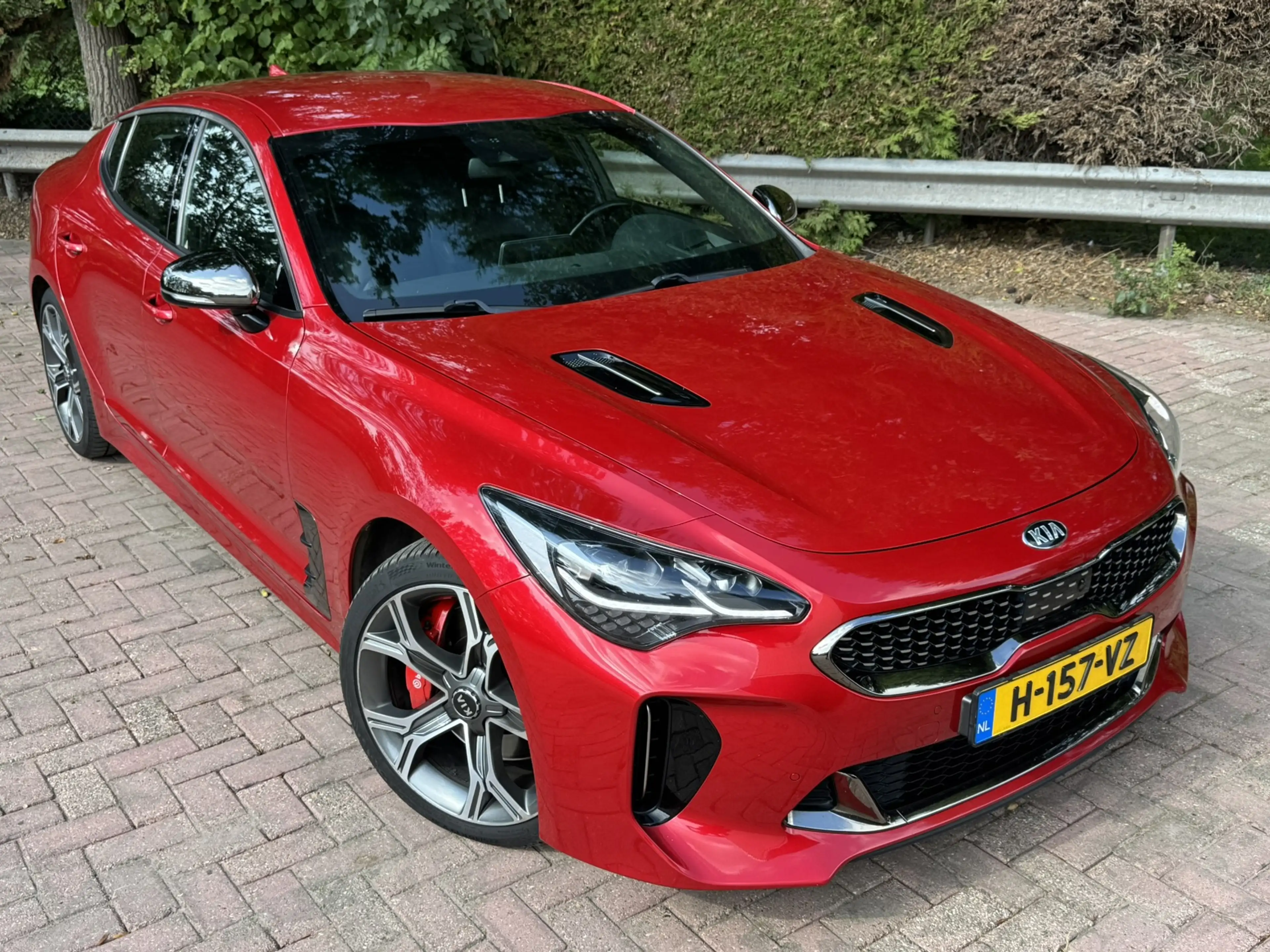 Kia Stinger 3.3 V6 T-GDI AWD GT 370PK — photo 2
