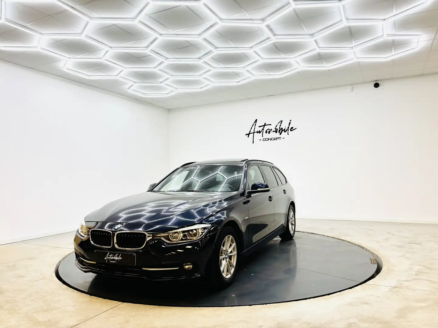 BMW 318 ✅1AN GARANTIE✅PANO✅LED✅EURO 6b✅HARMAN KA Blauw - 1