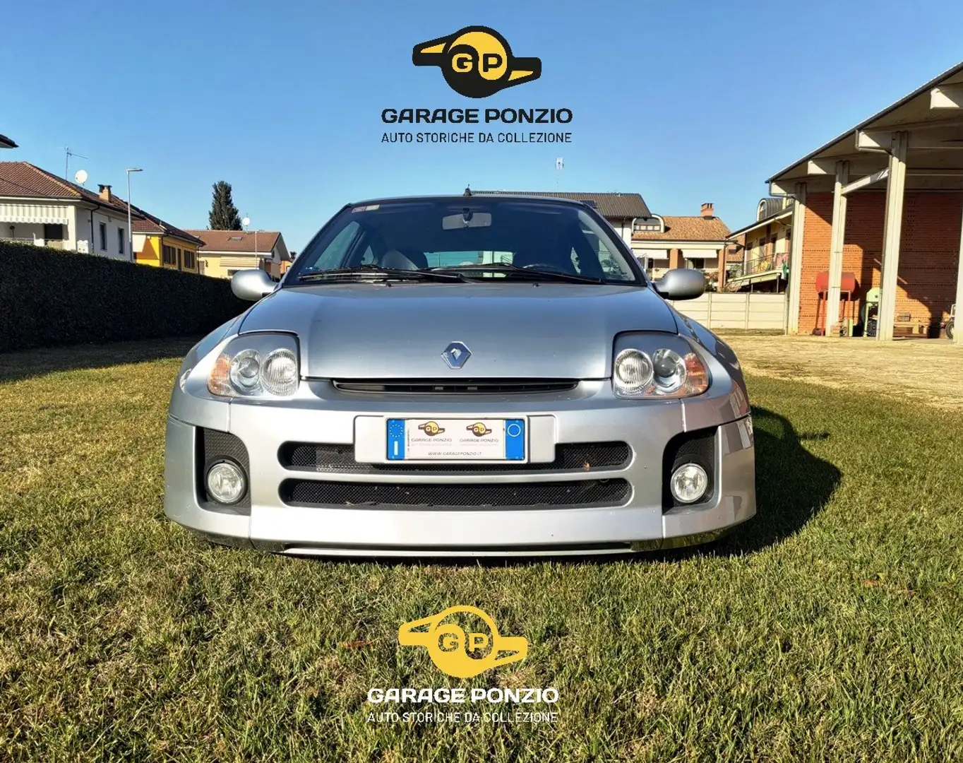 Renault Clio Clio 3p 3.0 V6 Sport Silber - 2