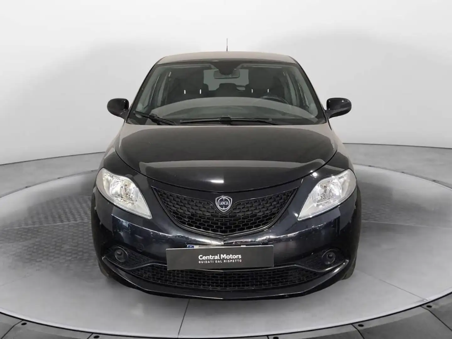 Lancia Ypsilon 1.2 Gold s&s 69cv my19 Nero - 2