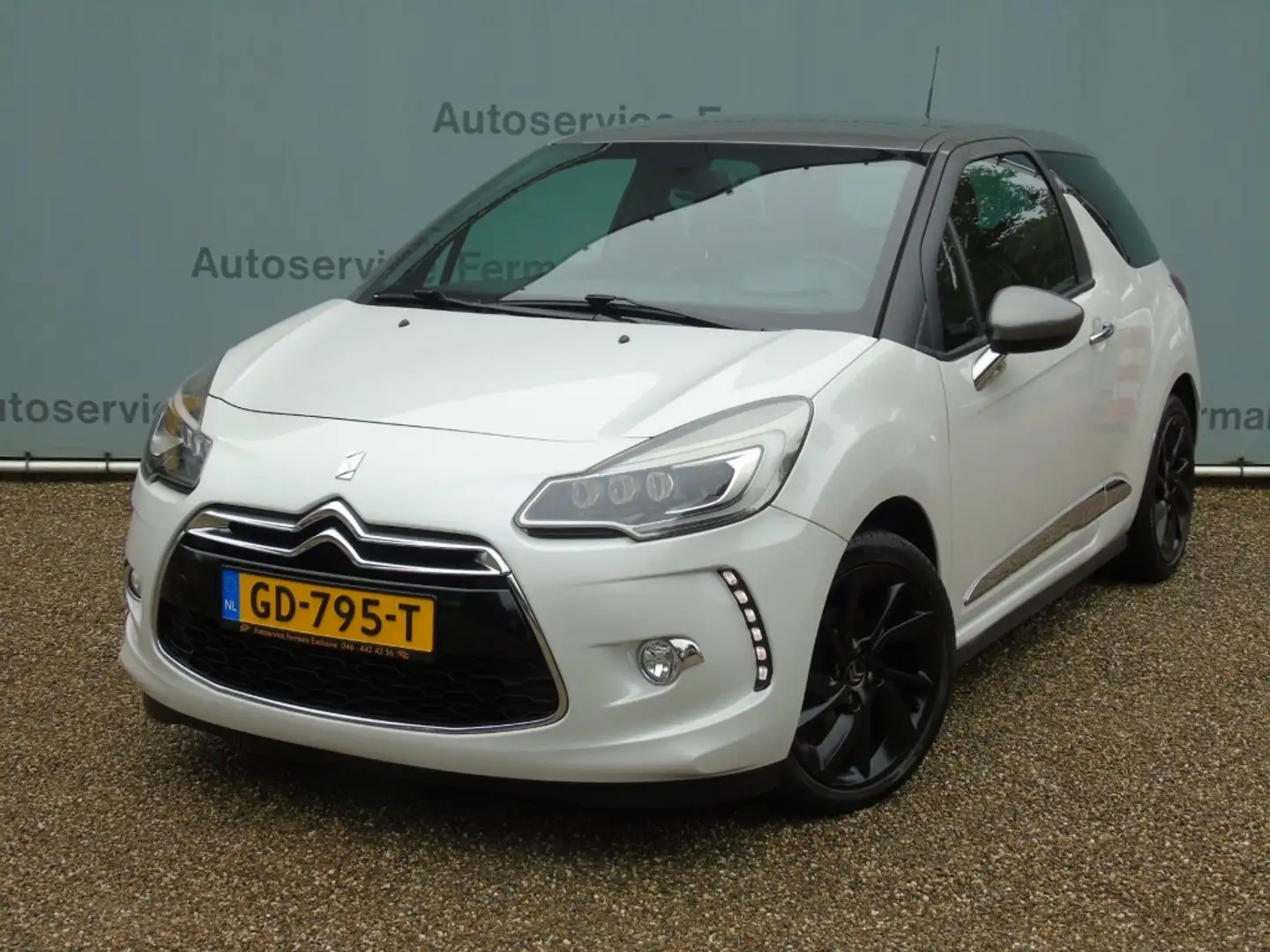 Citroen DS3 Sport chiq - 2015 - 134DKM - Navi - Camera Blanc - 2