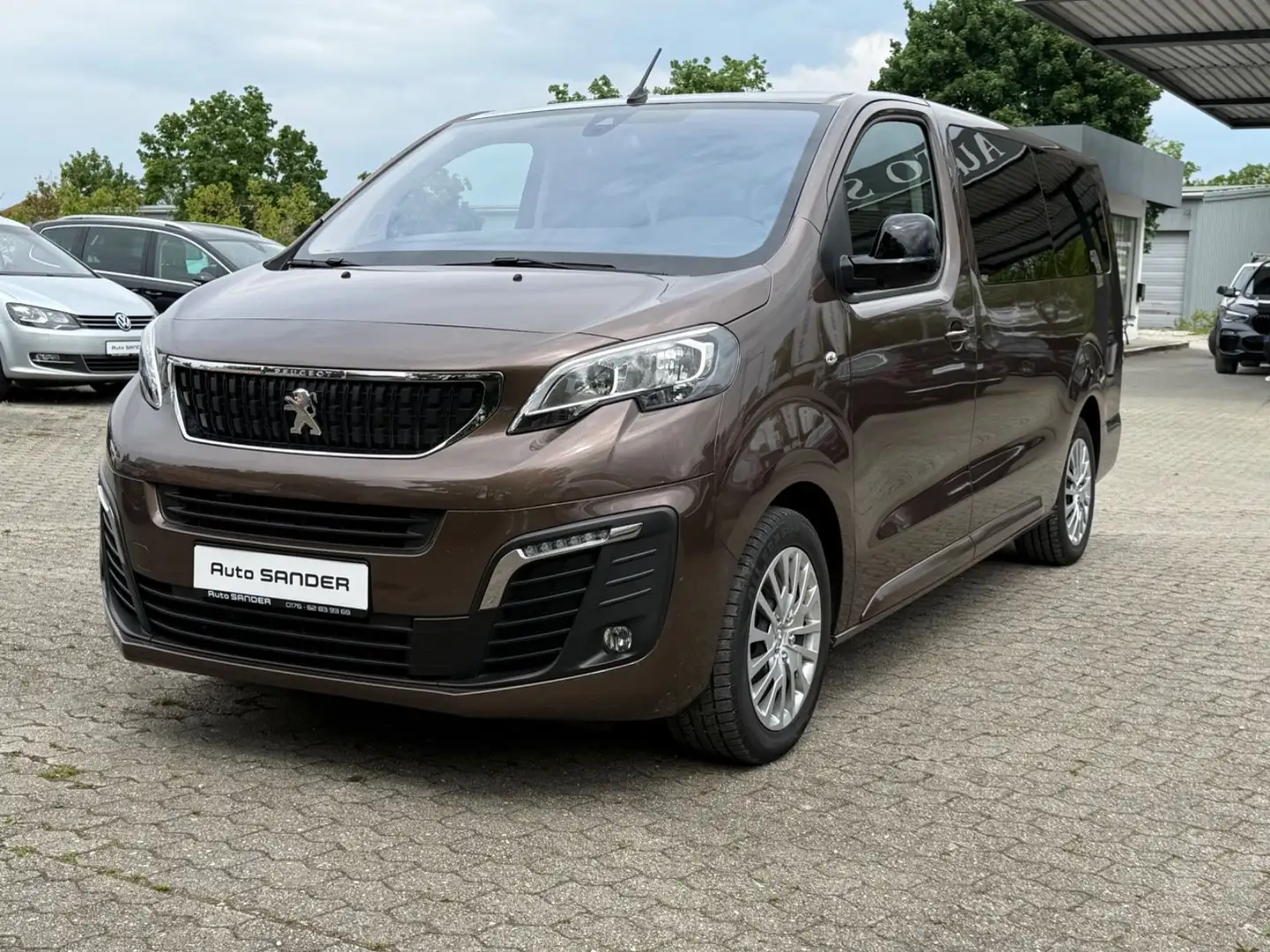 Peugeot Traveller Business L3 9 SITZER AUTOMATIK AHK Brown - 2