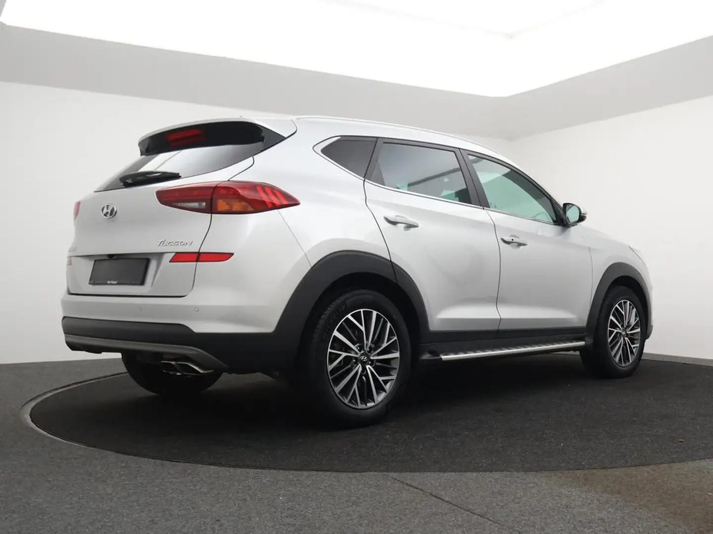 Hyundai TUCSON Tucson 1.6T-GDi MHEV 4WD Shine 180PK *NAVI*PDC*CRU Grijs - 2