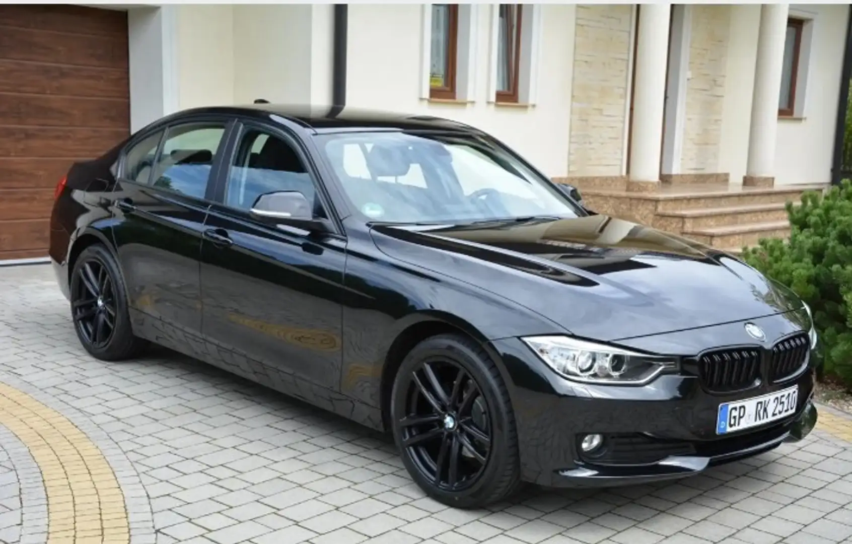 BMW 318 318d xDrive - 1