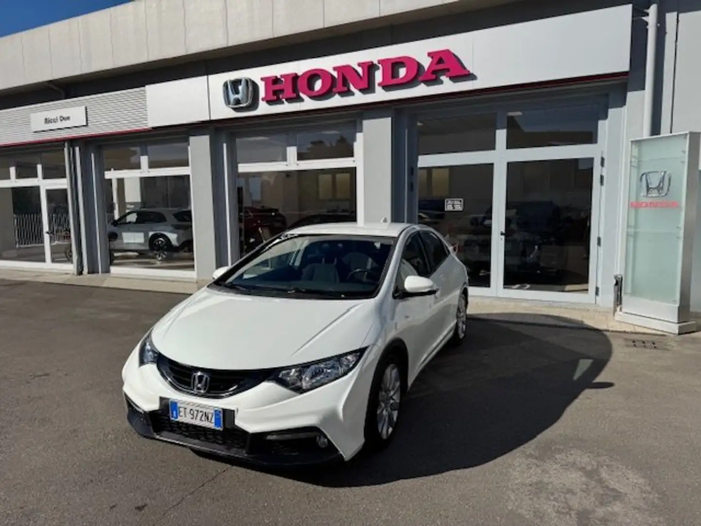 Honda Civic Civic 2012 1.4 You Tech Benzina Blanc - 1