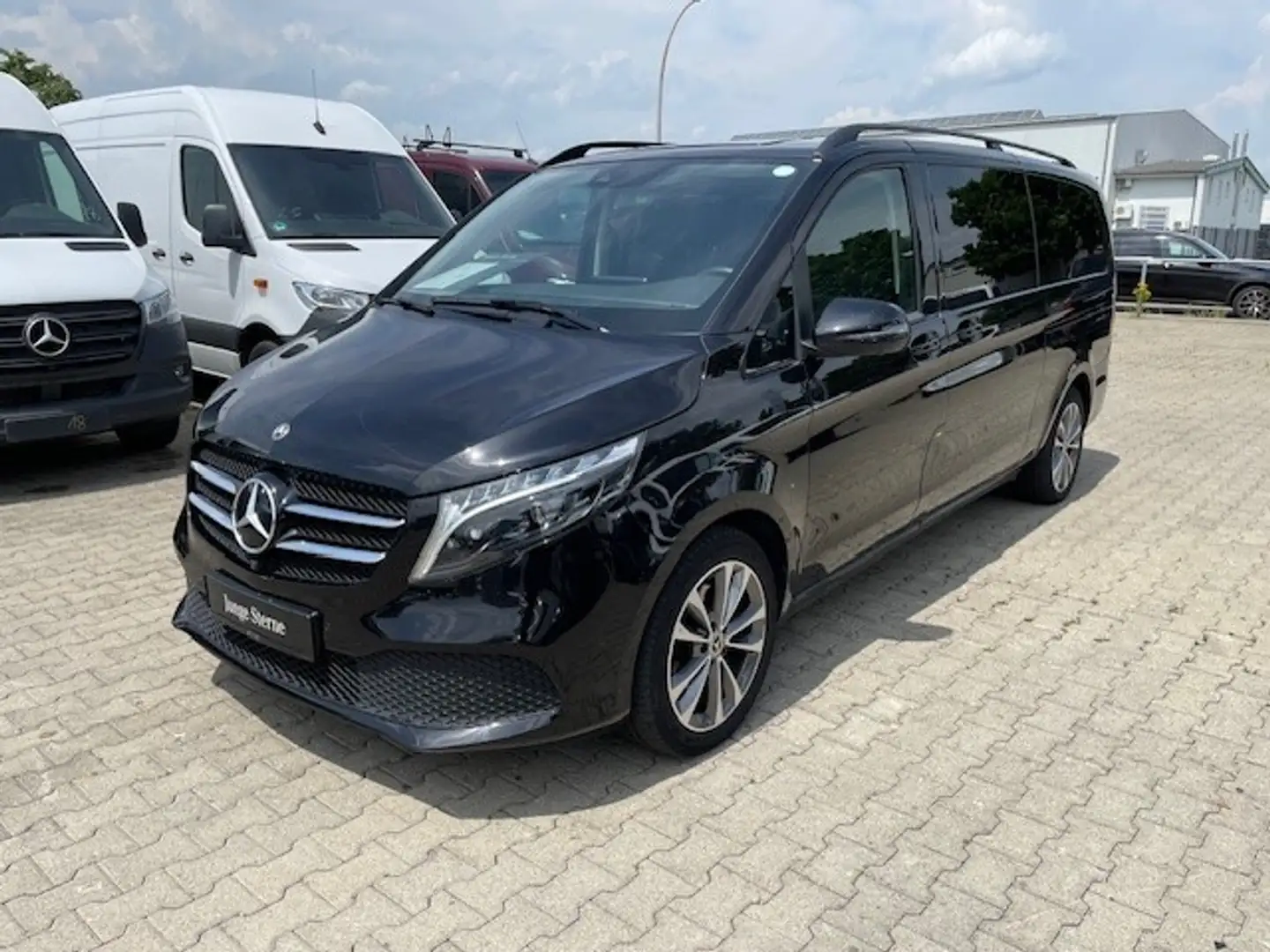 Mercedes-Benz V 300 d AVANTGARDE Extralang / MBUX / Standhzg / Airmati Zwart - 2