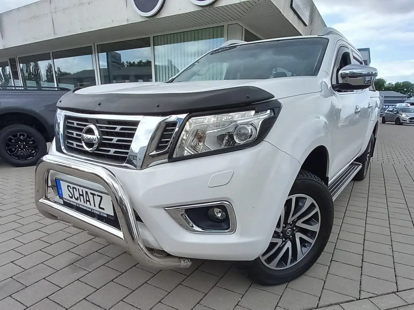Nissan NP300 N-Connecta Double Cab 4x4 Weiß - 1