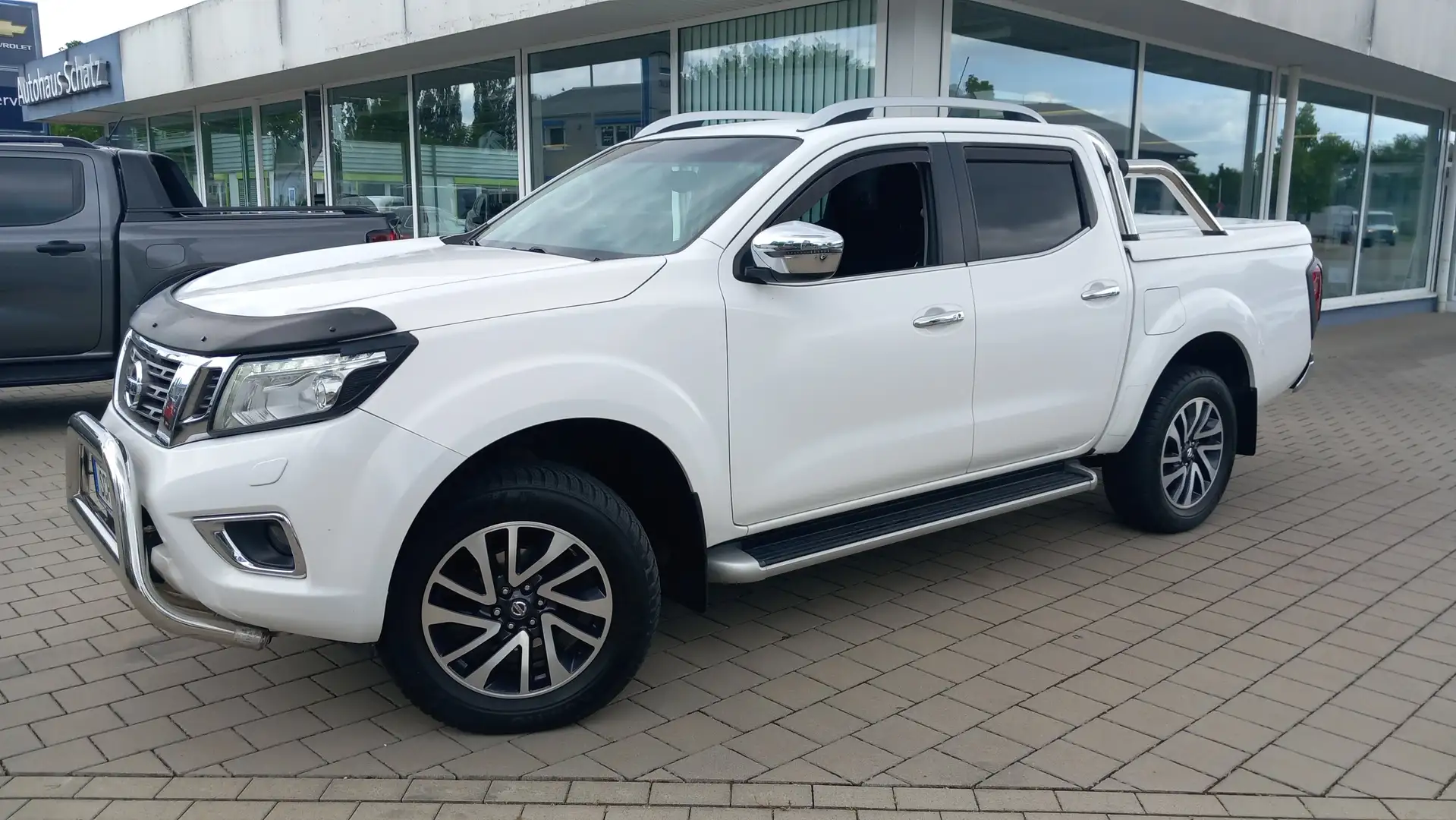 Nissan NP300 N-Connecta Double Cab 4x4 Weiß - 2